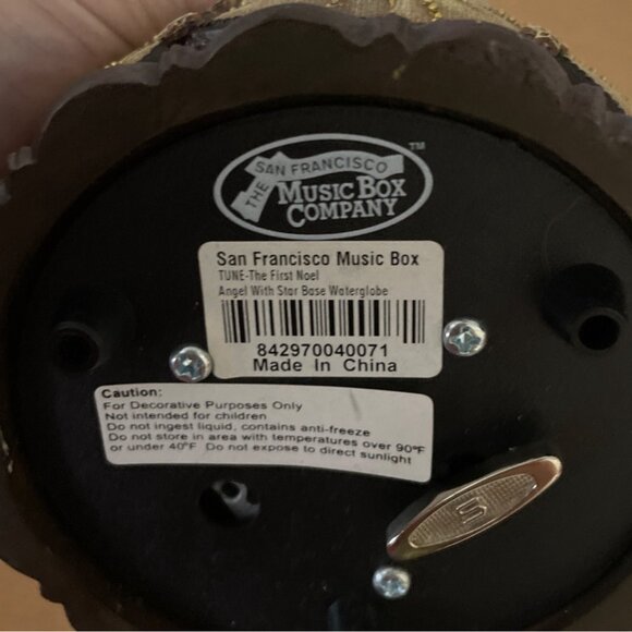 San Francisco Music Box Angel w Star Roses Water Snow Globe The First Noel VIDEO - Picture 7 of 9